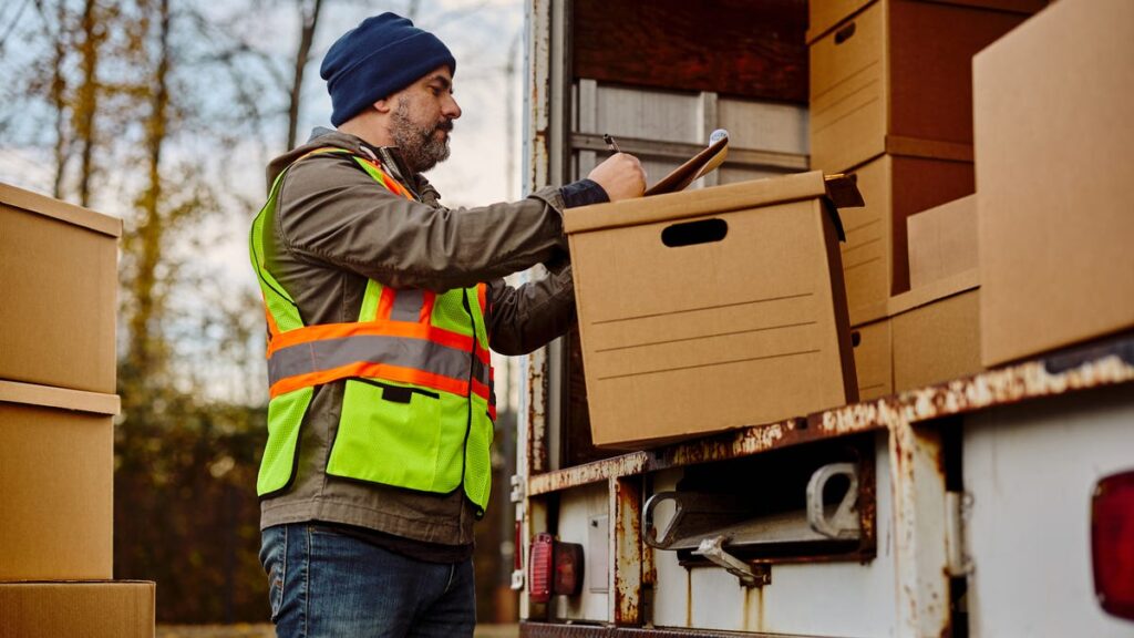 CNET Moving Tips logo