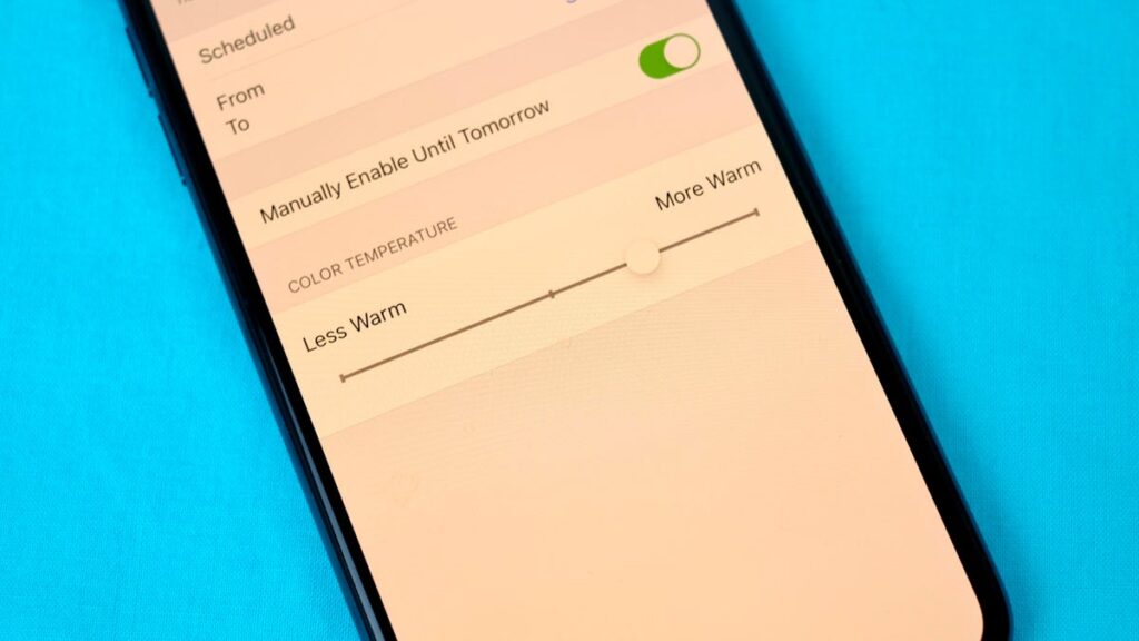 How to Dim Your iPhone Display Beyond the Minimum Brightness Level