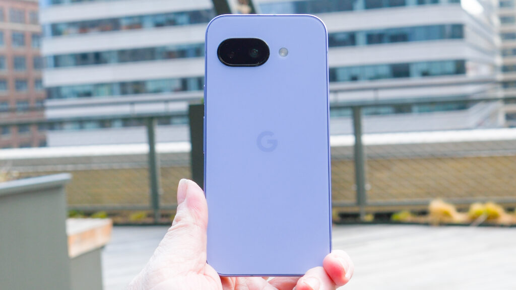 Motorola Razr Ultra 2025 review: it answers every excuse not to buy one (yes, even yours) Motorola Razr Ultra 2025 review: it answers every excuse not to buy one (yes, even yours)