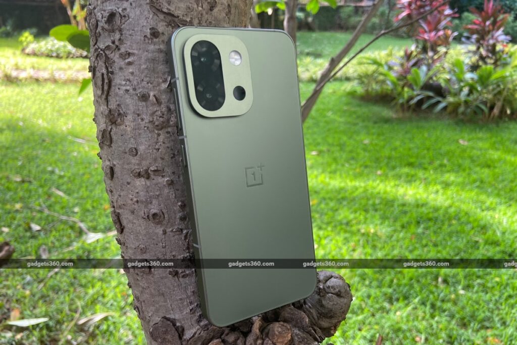 OnePlus 13, Nord 5 Series, Buds Pro 3, and More Go on Sale at Discounted Prices During OnePlus Independence Day Sale