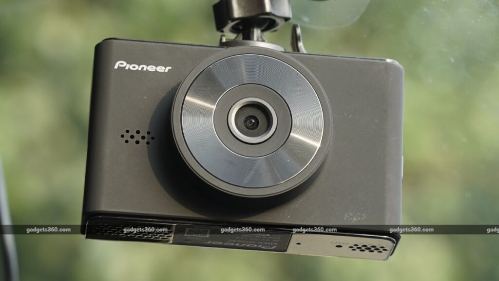 Pioneer VREC-H320SC Dashcam Review: Nails the Basics