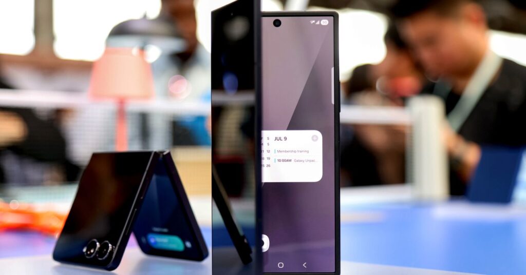 Samsung's New Phones Show How Far Ahead China Is on Innovation