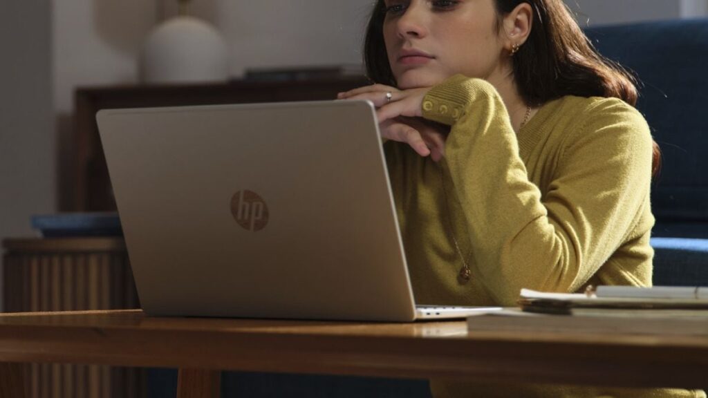 Amazon Great Freedom Festival Sale 2025: Best Deals on High-Performance Laptops From Microsoft, Lenovo, Asus, and More