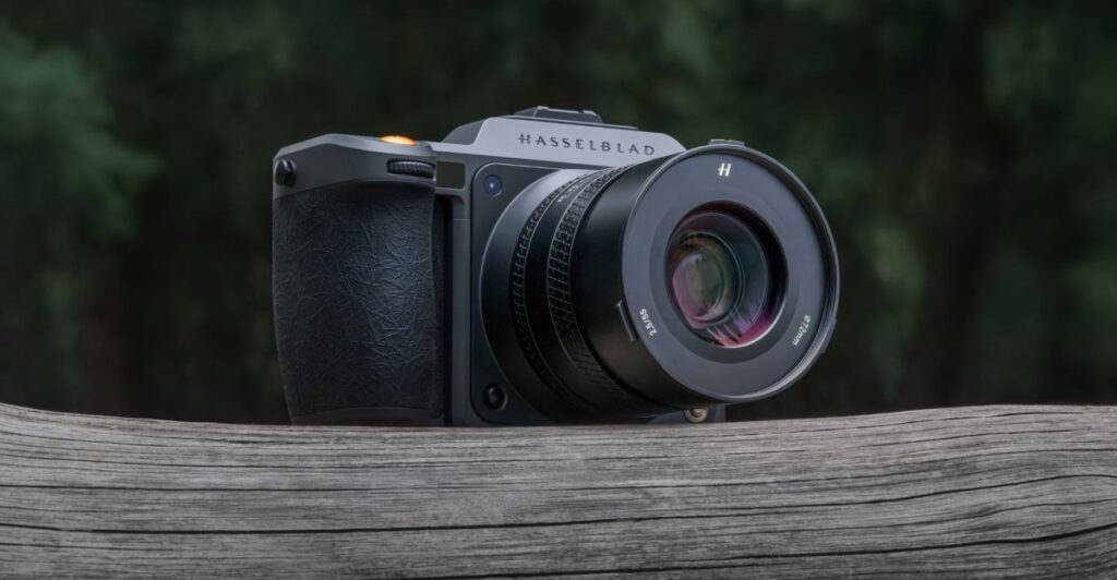Hasselblad’s new medium format flagship comes with end-to-end HDR Hasselblad’s new medium format flagship comes with end-to-end HDR
