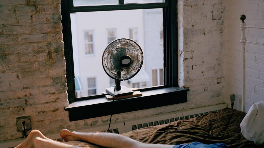 Here Are the 4 Best Noise Colors to Improve Your Sleep