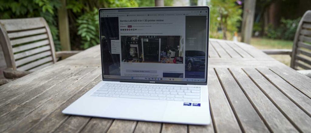 HONOR MagicBook Art 14 2025