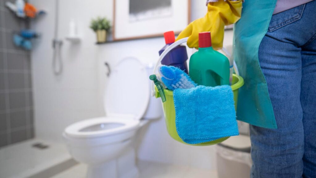 How to Clean a Bathroom in 10 Minutes or Less, From Toilet to Sink