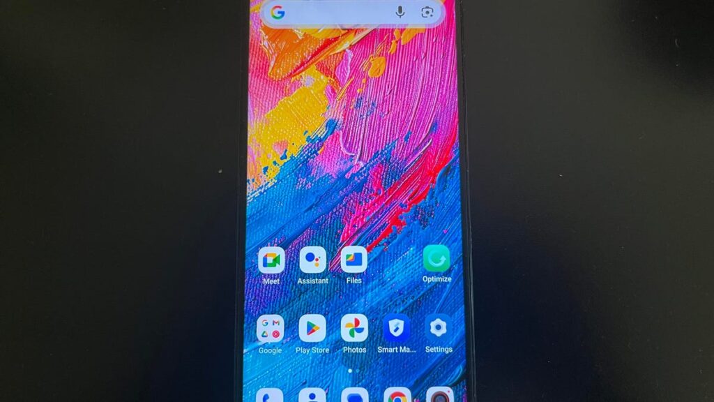 I Tested a $250 Budget Phone and It Didn't Make Me Look Like a Cheapskate