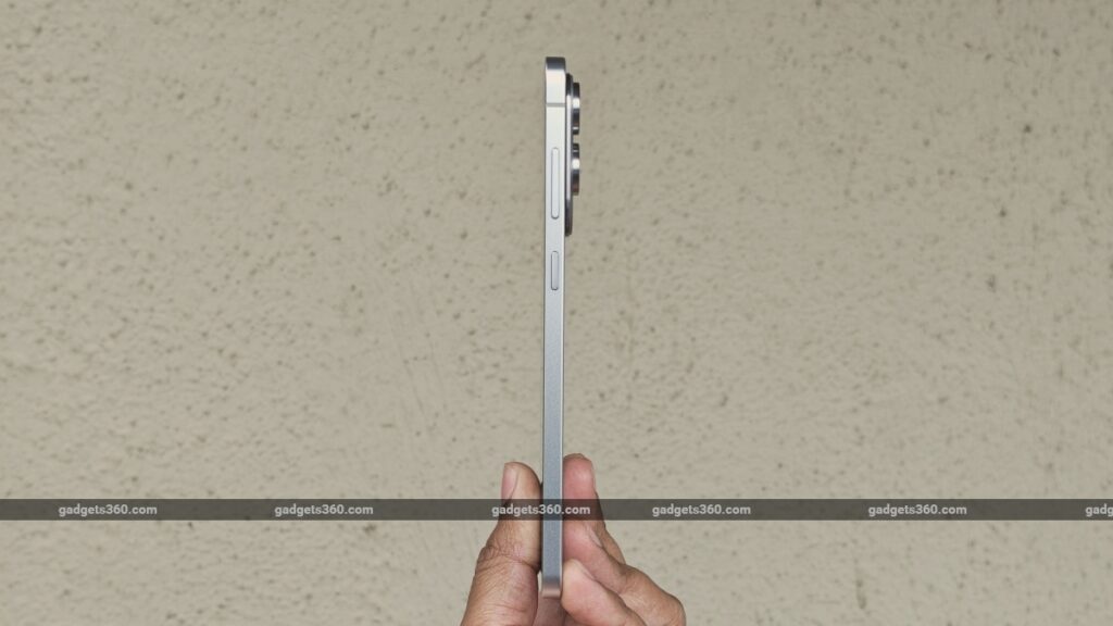 Samsung Galaxy S26 Edge to Be Thinner than Galaxy S25 Edge Model Despite Larger Battery, Tipster Claims
