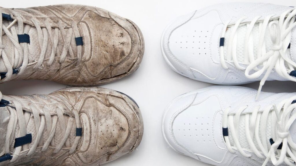 Tennis shoes