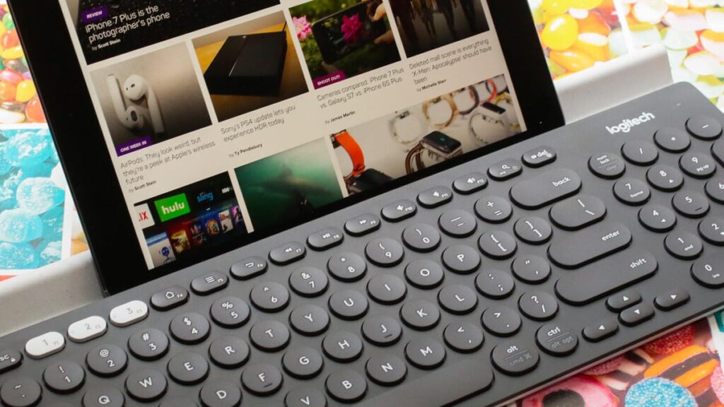 This Multidevice Keyboard Tamed My Cluttered Workspace and Now I'm Never Going Back