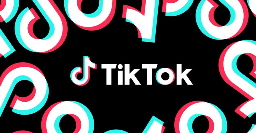 TikTok is now letting everyone DM each other with voice memos and pictures