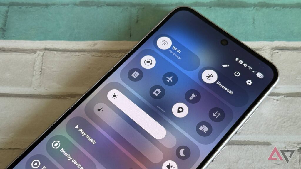 One UI 8.5 might intelligently handle Wi-Fi and data swaps so you don’t have to One UI 8.5 might intelligently handle Wi-Fi and data swaps so you don’t have to