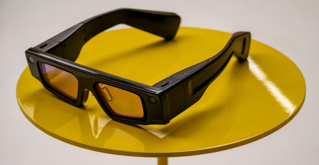 Snap OS 2.0 is a small step towards AR glasses you might actually wear