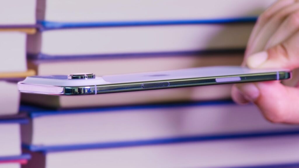 The iPhone Air Is Sturdier Than It Looks. But Is It Klutz-Proof? iPhone Air