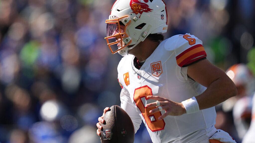 It's Your NFL Week 6 Viewing Guide: See Which Games Are on Today