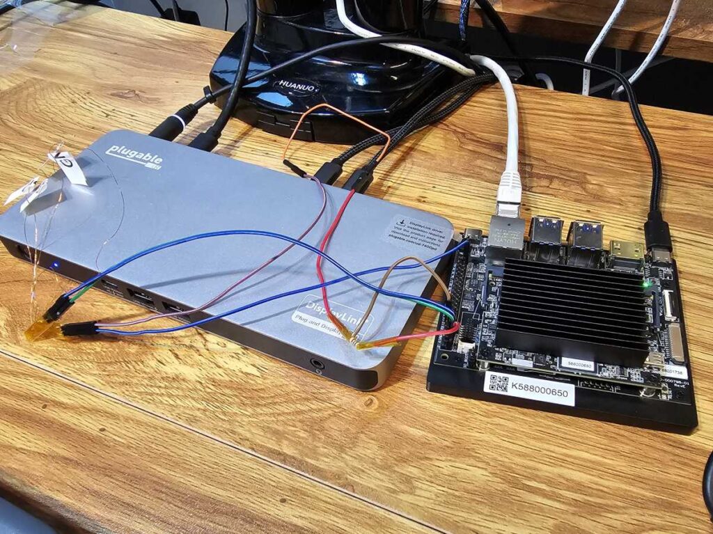 Synaptics laptop docking station concept 1