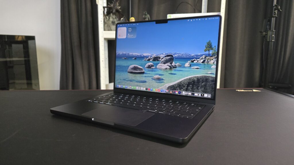 MacBook Pro M5 has an incredibly fast SSD that even Apple undersold with its marketing