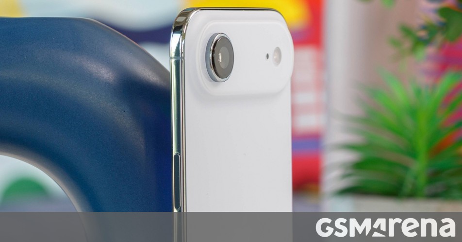 New report claims Apple hasn’t cut iPhone Air production New report claims Apple hasn't cut iPhone Air production