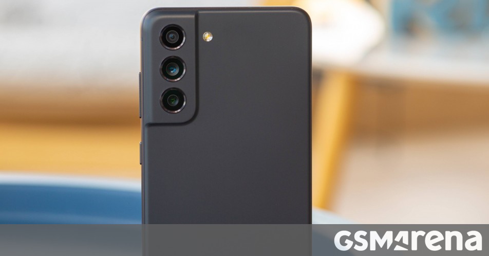 Samsung Galaxy S21 FE is receiving the One UI 8 stable update Samsung Galaxy S21 FE is receiving the One UI 8 stable update