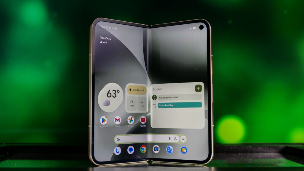 The Pixel 10 Pro Fold Looks Gorgeous in Jade