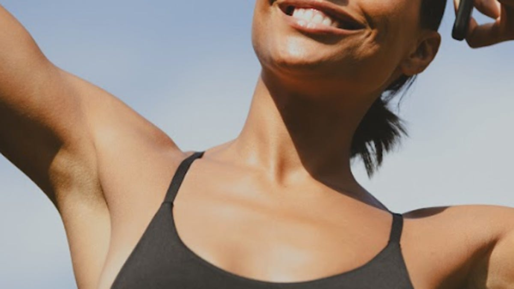 This New Brain-Stimulating Headband Promises to Help You Feel Calmer During Your Period