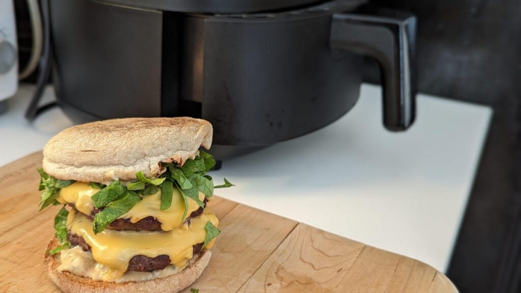 Want Delicious, Homemade Cheeseburgers Year-Round? Try This Cooking Method